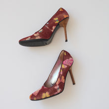 Load image into Gallery viewer, 2000s Dolce &amp; Gabbana Corduroy Butterfly Pumps EU38
