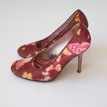 Load image into Gallery viewer, 2000s Dolce &amp; Gabbana Corduroy Butterfly Pumps EU38