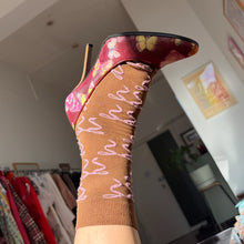 Load image into Gallery viewer, 2000s Dolce &amp; Gabbana Corduroy Butterfly Pumps EU38