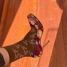 Load image into Gallery viewer, 2000s Dolce &amp; Gabbana Corduroy Butterfly Pumps EU38