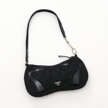 Load image into Gallery viewer, Iconic 2000s Kidney Shoulder Bag