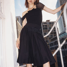 Load image into Gallery viewer, DKNY Black Midi Skirt w Bow