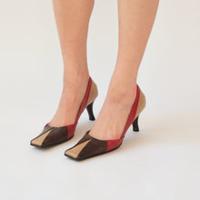 Load image into Gallery viewer, Vintage 90s Square Toe Pumps