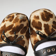 Load image into Gallery viewer, 2000s Leopard print Ballet Flats