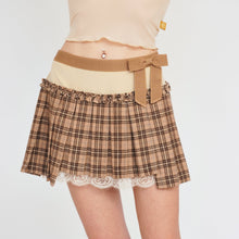 Load image into Gallery viewer, BNWT Archived 2000s Pleated Mini Skirt