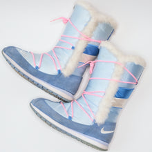 Load image into Gallery viewer, 2000s Nike Snow Boots