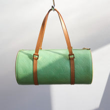 Load image into Gallery viewer, Rare 2000s Jade Vernis Pochette