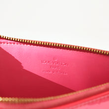 Load image into Gallery viewer, 2000s Hot Pink Vernis Pochette