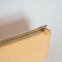 Load image into Gallery viewer, Vintage Pearl Vernis Pochette