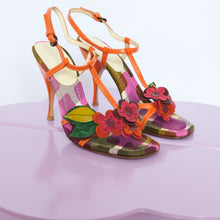 Load image into Gallery viewer, 1990s Strappy Flower Pumps